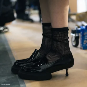 Jimmy Choo Noir Kei Ninomiya Maxi Loafer Czarne mokasyny z polerowanej skóry cielęcej Jimmy Choo Noir Kei Ninomiya Maxi Loafer Czarne mokasyny z polerowanej skóry cielęcej