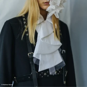 Jimmy Choo Noir Kei Ninomiya Single Star Harness Czarna uprząż z gładkiej skóry cielęcej z metalowymi ozdobami w kształcie gwiazdek