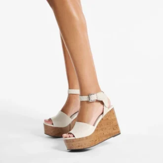 jori 100 buty na koturnie z byszczcej skry cielcej w kolorze latte i byszczcego korka 2 330x330 - Jori 100 &ndash; buty na koturnie z błyszczącej sk&oacute;ry cielęcej w kolorze latte i błyszczącego korka