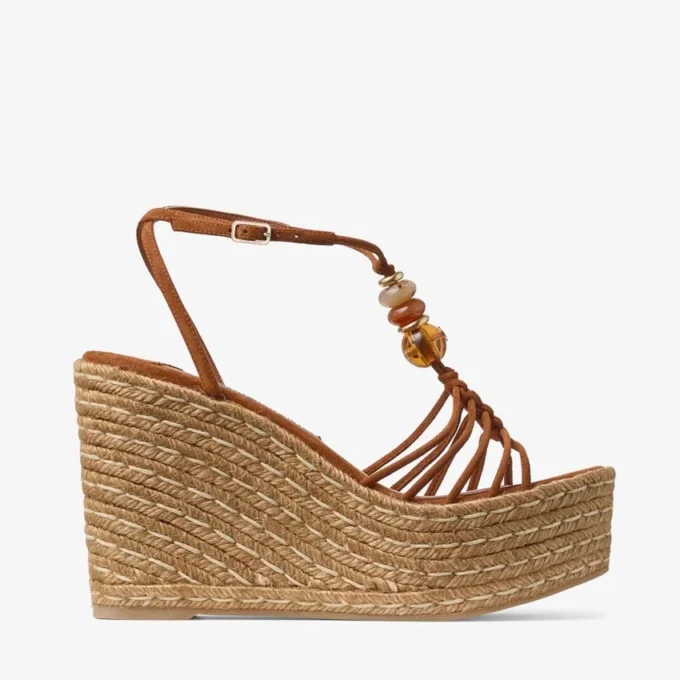 Lemi Wedge 100 Tan Mix – zamszowe sandały na koturnie z koralikami Lemi Wedge 100 Tan Mix – zamszowe sandały na koturnie z koralikami