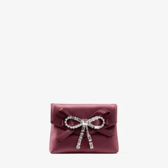 Miękki etui na karty z łańcuszkiem Etui na karty z satyny w kolorze głębokiego merlotu z kryształową kokardką Miękki etui na karty z łańcuszkiem Etui na karty z satyny w kolorze głębokiego merlotu z kryształową kokardką