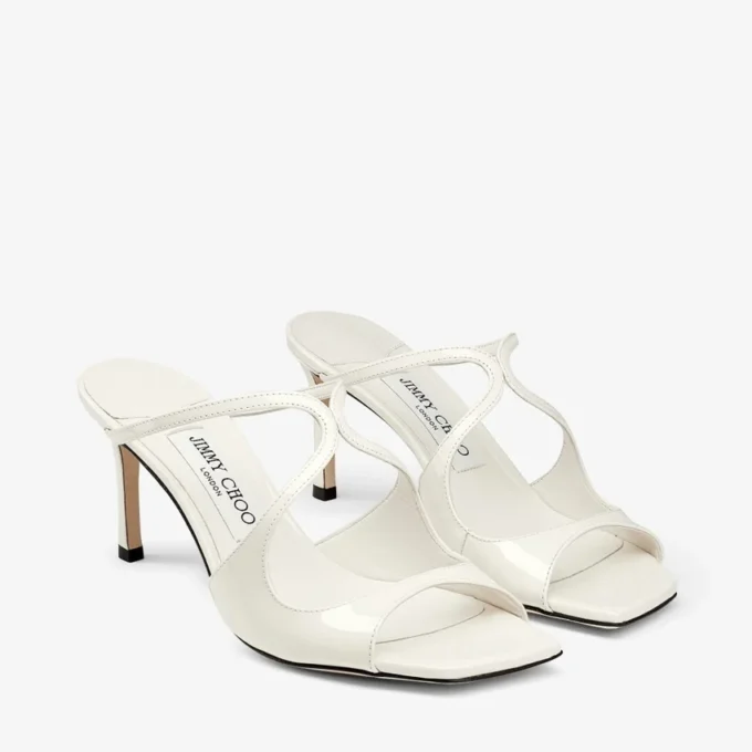 Mules Anise 75 z lakierowanej skóry w kolorze latte Mules Anise 75 z lakierowanej skóry w kolorze latte